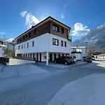 Caroline * Otztal-Bahnhof